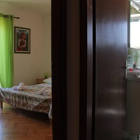 Sweet Life - Three-bedroom With Terrace And Sea View Renata St Apartment *